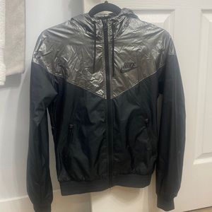 Nikes Women’s Windbreaker